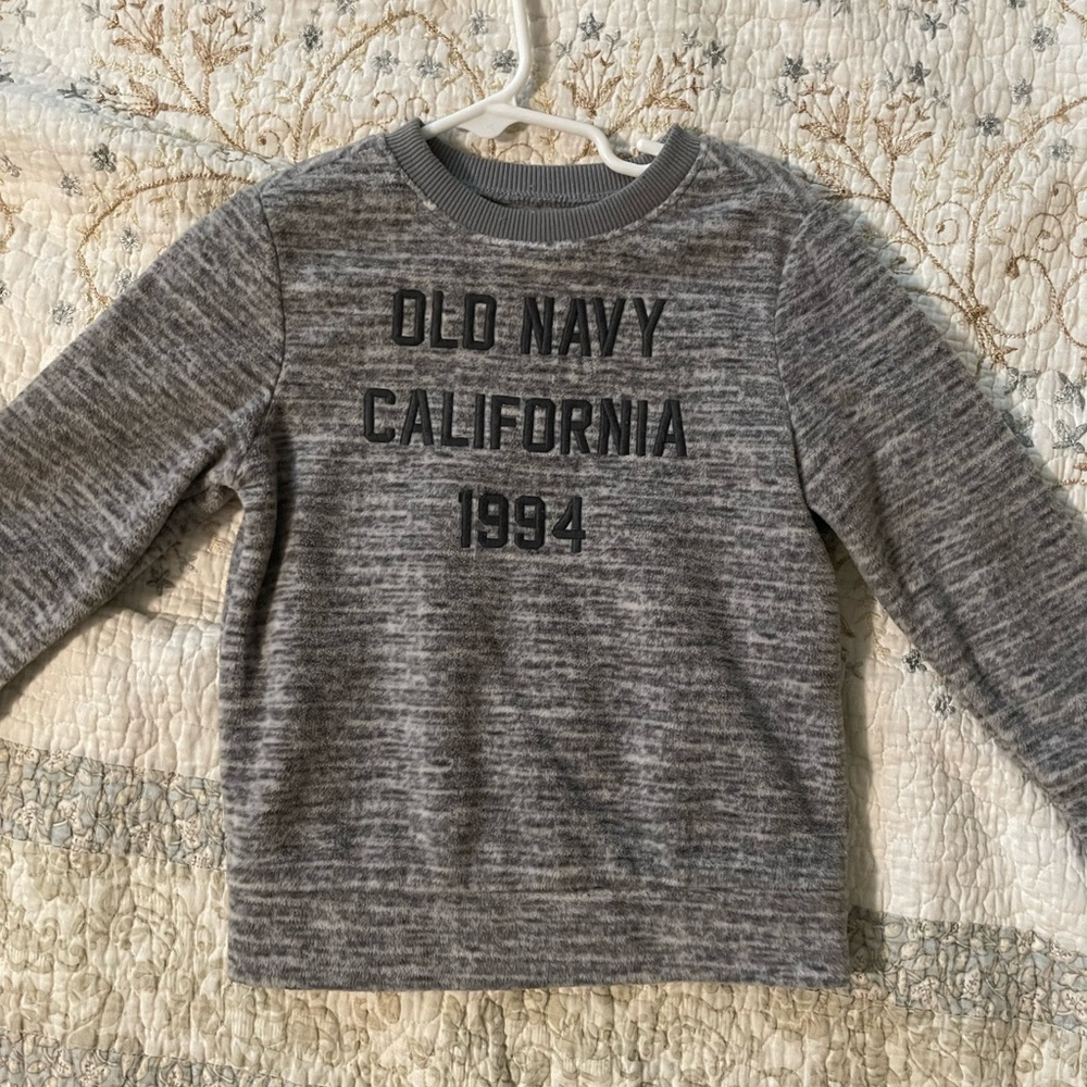 2T boys sweatshirt